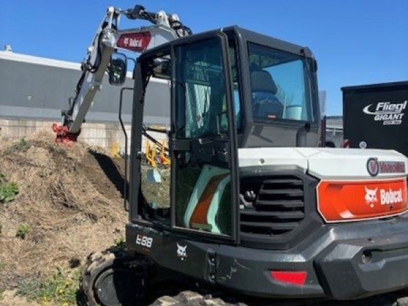 Bobcat E88