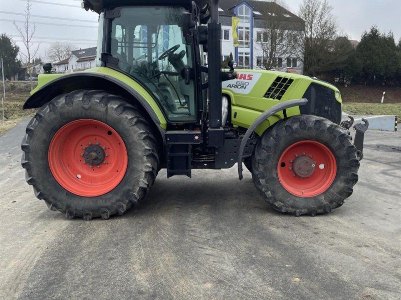 Claas Arion 650
