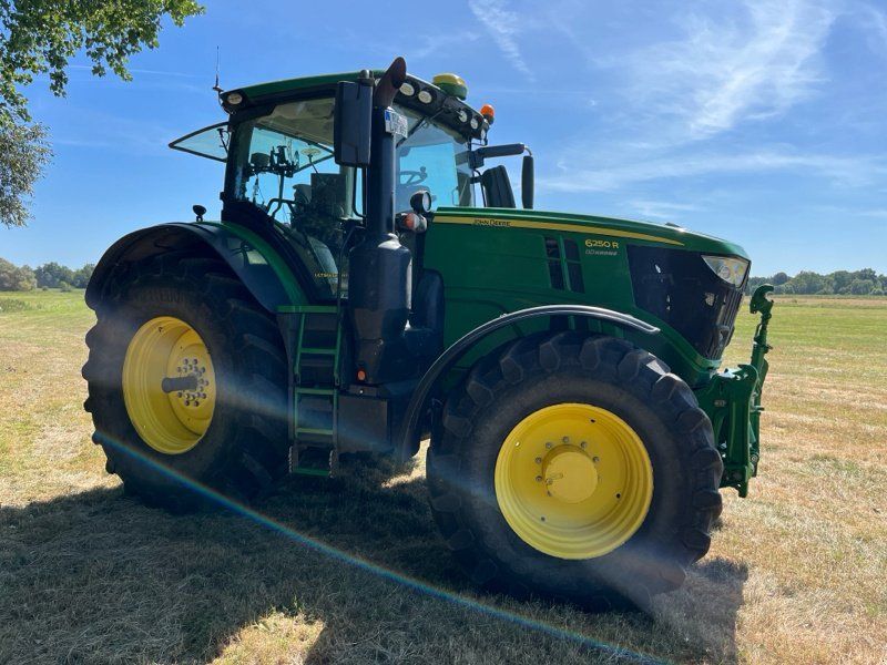 John Deere 6250R