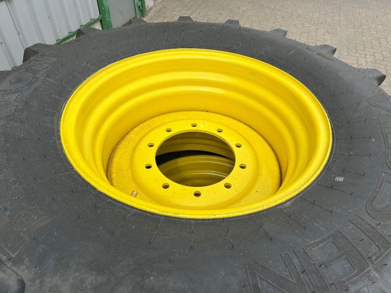 Vredestein 710/70R38 + 600/65R28