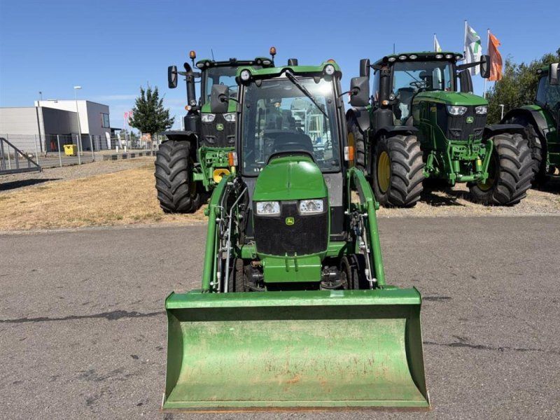 John Deere 1026R mit Frontlader 120R