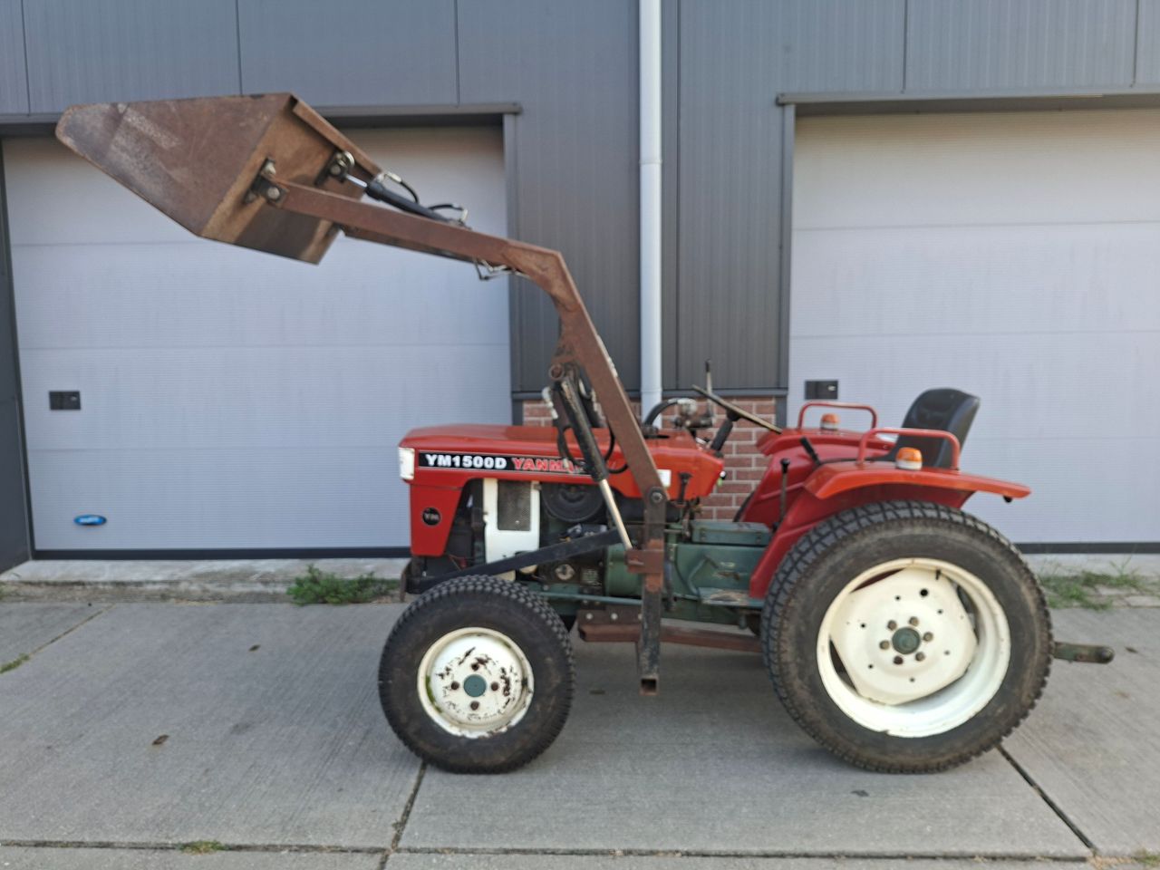 Yanmar YM1500D met voorlader