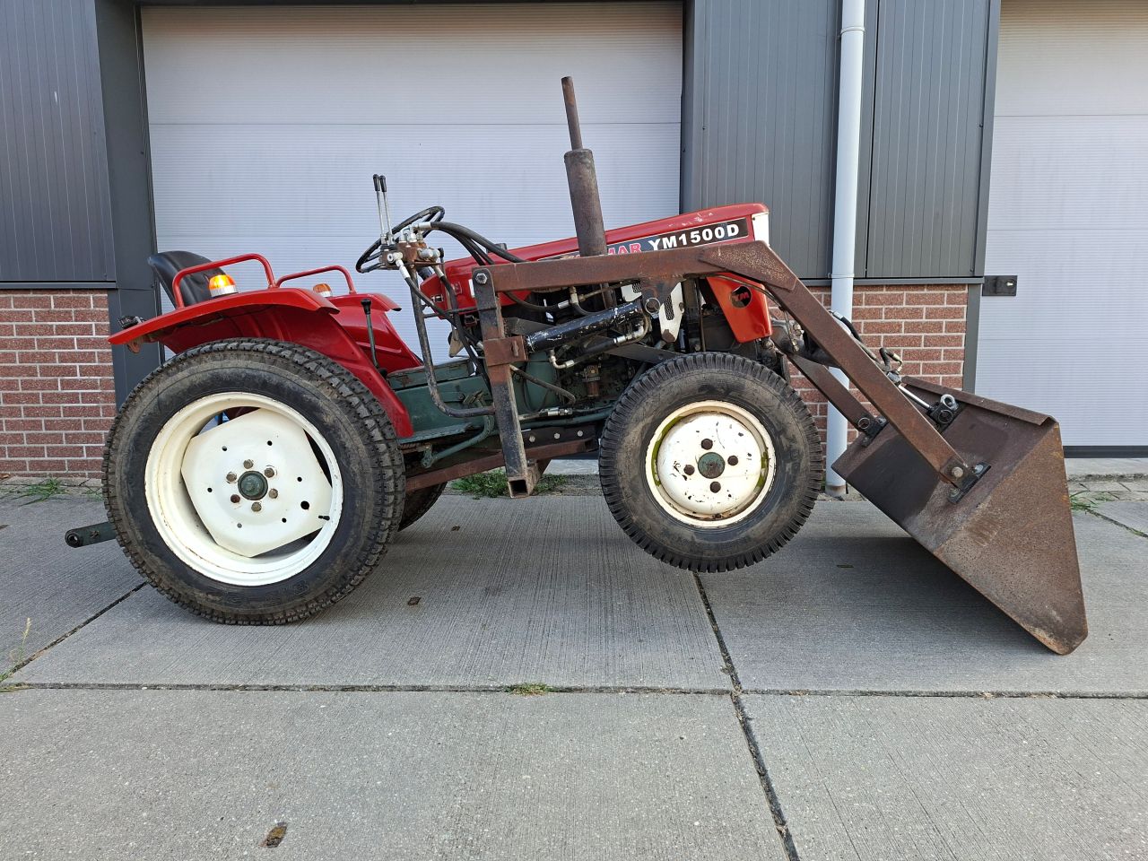 Yanmar YM1500D met voorlader