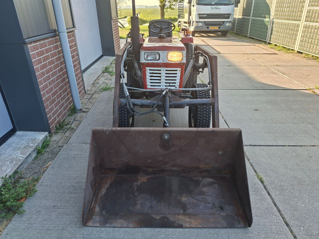 Yanmar YM1500D met voorlader