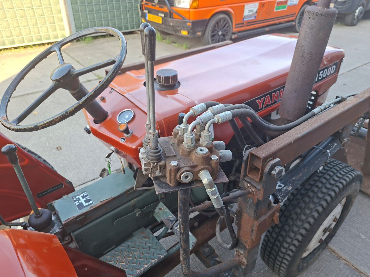 Yanmar YM1500D met voorlader