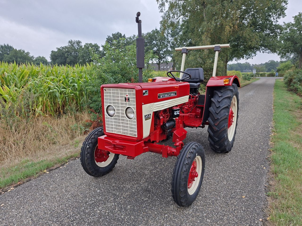 IHC International 353 | Refurbished | NL Kenteken