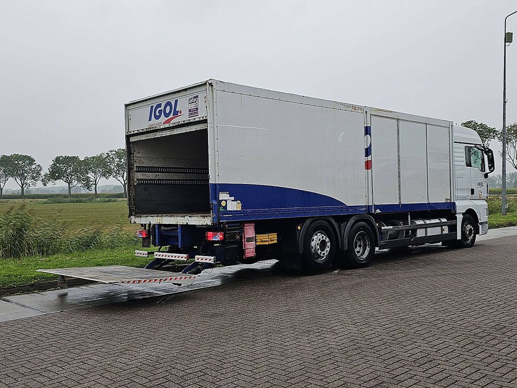 M.A.N. 26.440 TGX 6x2 taillift