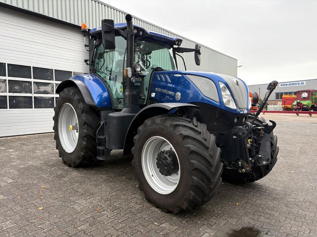 New Holland T7.270 AC Blue Power
