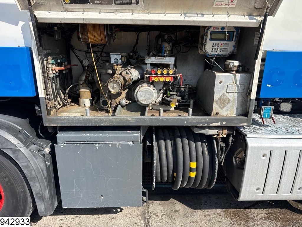 Mercedes Antos 1842 EURO 6, ADR, FUEL, 14600 Liter, 3 Comp