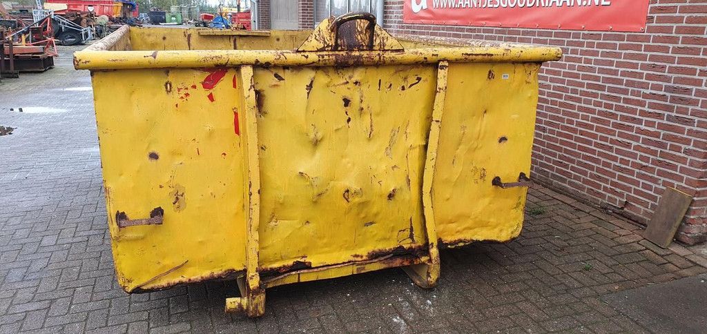 Haakarm container