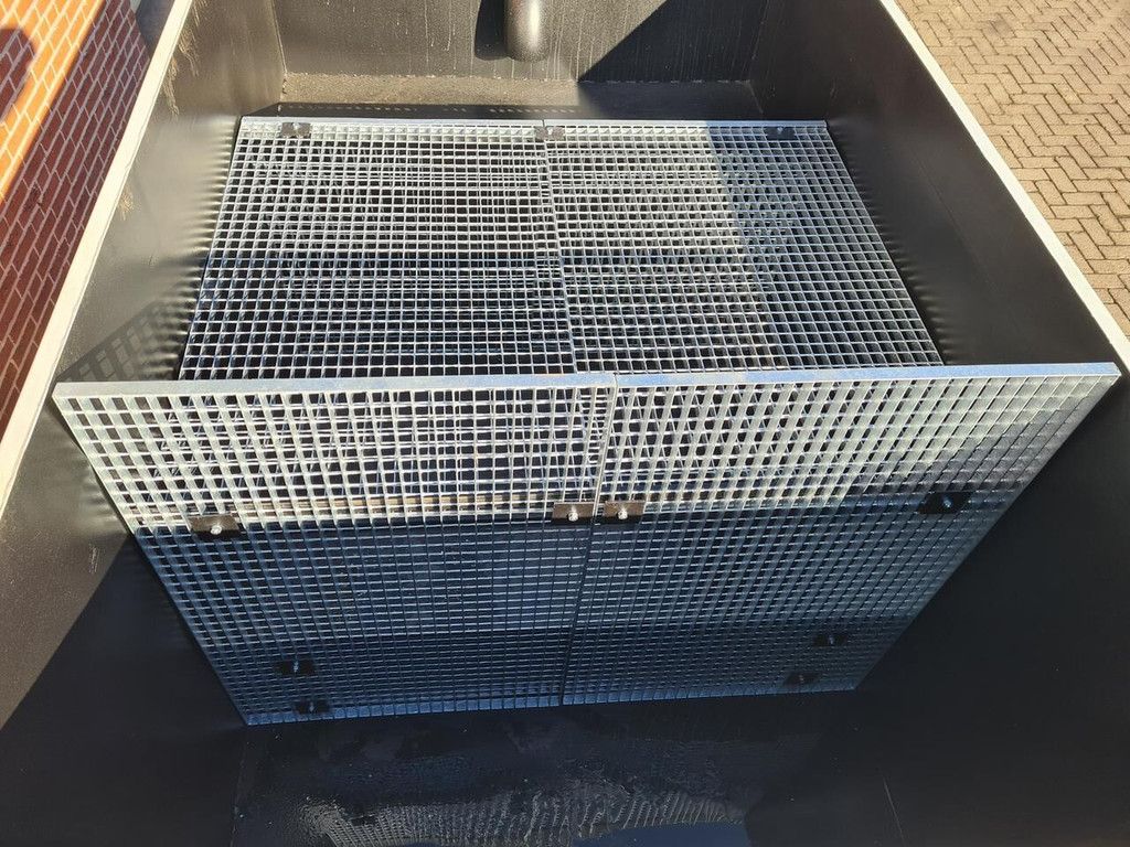 Stro ontijzerings container