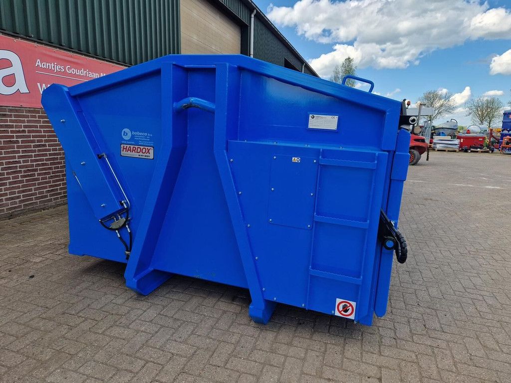 Hooklift container