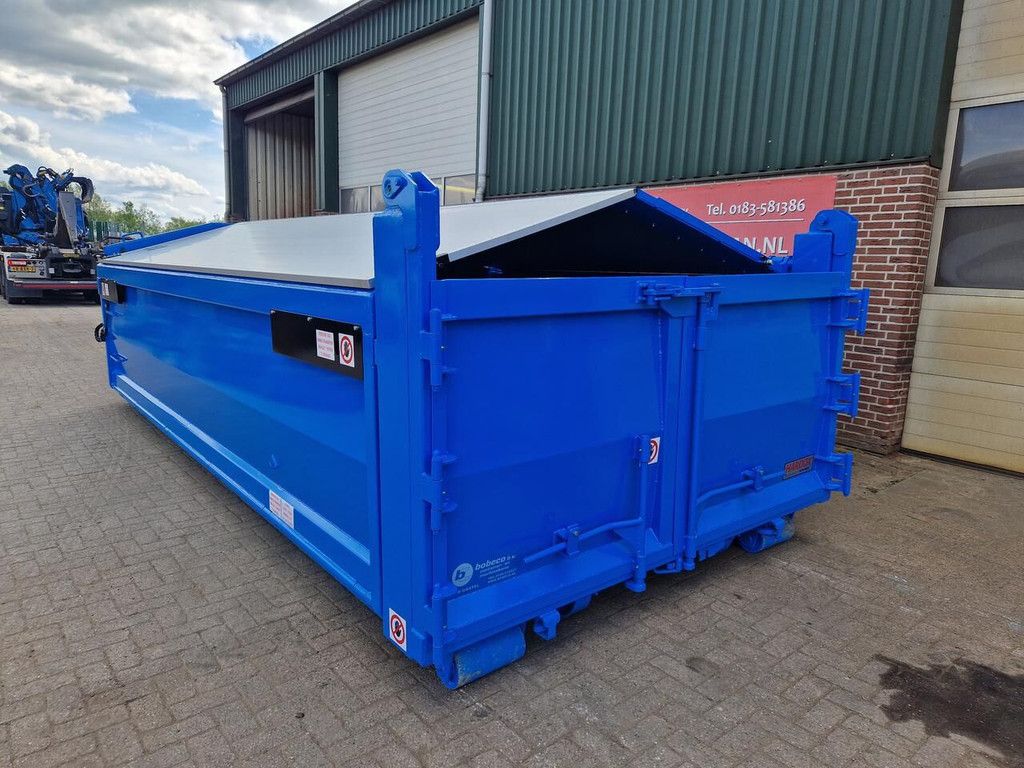 Hooklift container