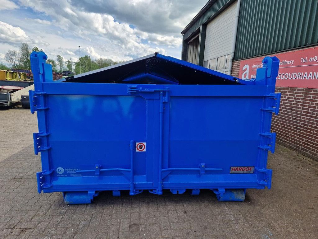 Hooklift container