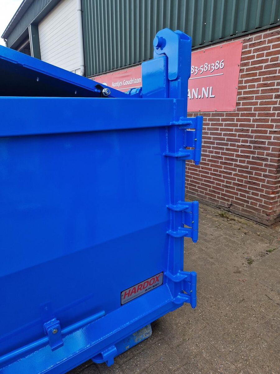 Hooklift container