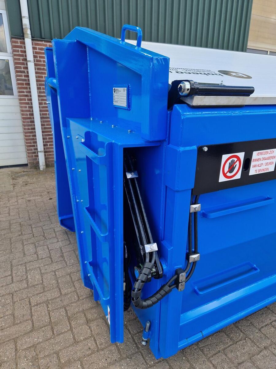 Hooklift container