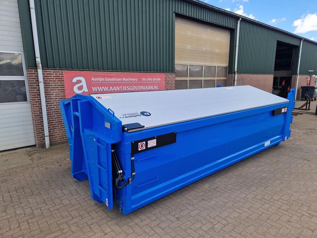 Hooklift container
