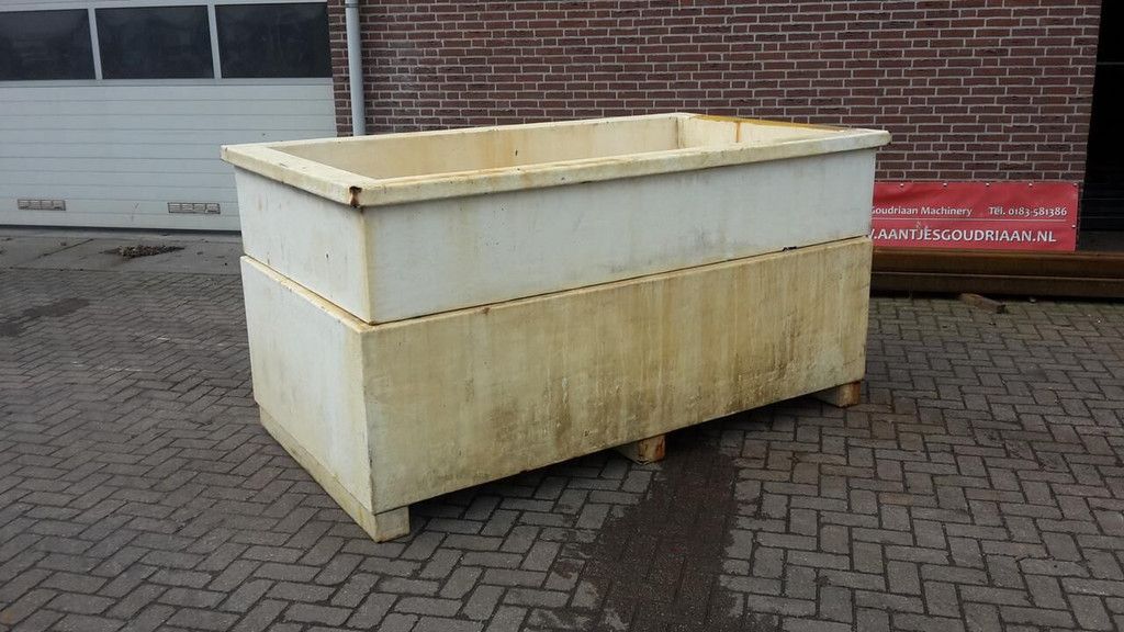 Storage box