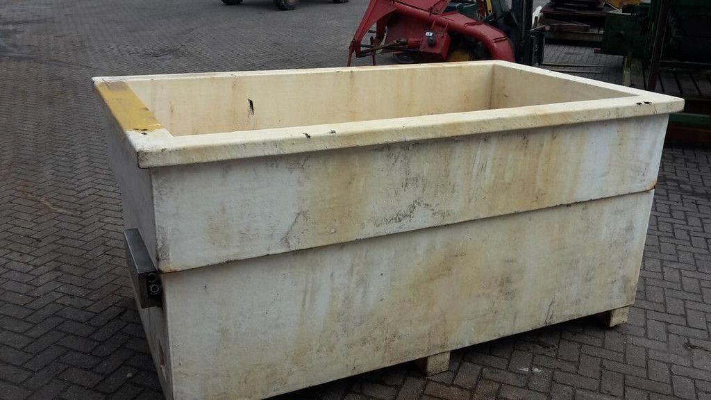 Storage box