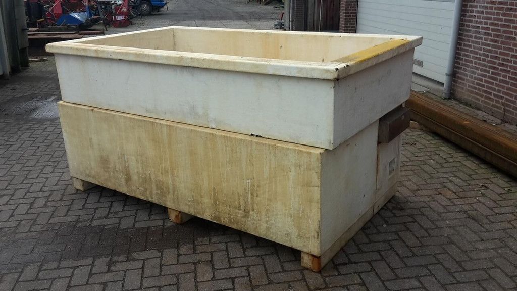 Storage box