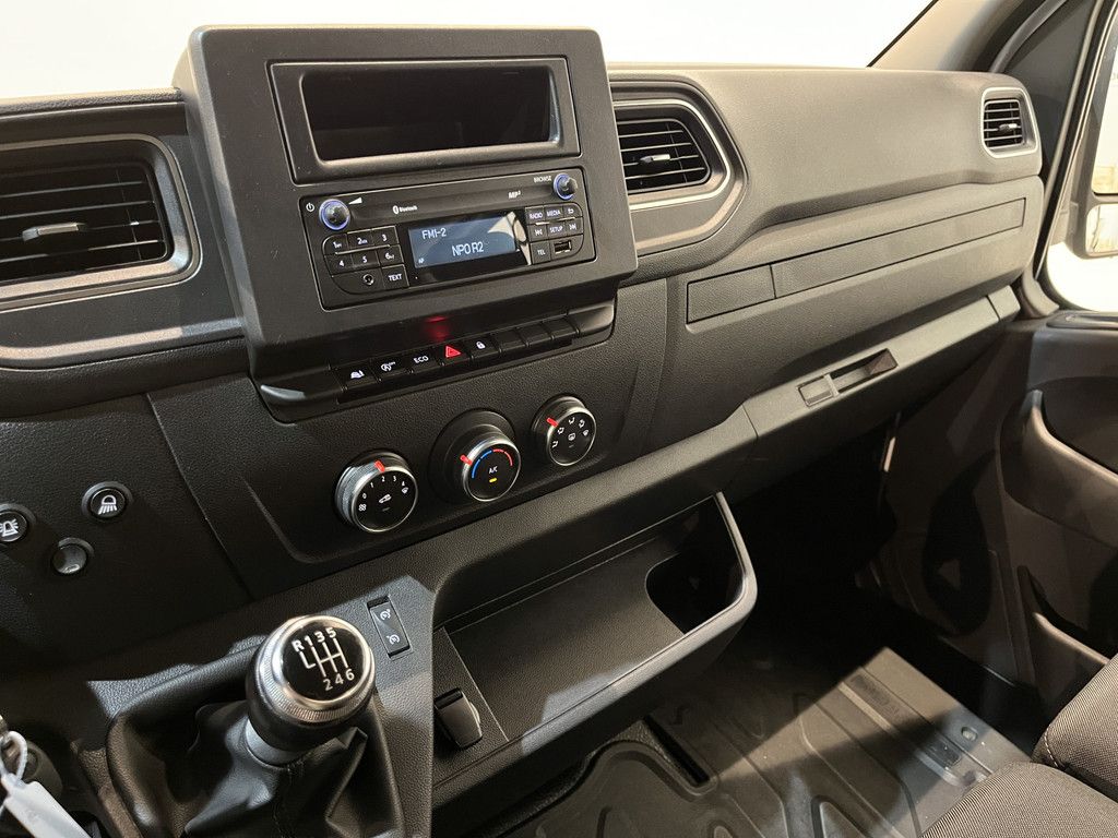 Renault Master 2.3 dCi 145 PK L3 Open Laadbak / Fassi Kraan / Euro 6 / Airco / Trekhaak / Cruise Control / 3-Zits / 55.000 KM !!