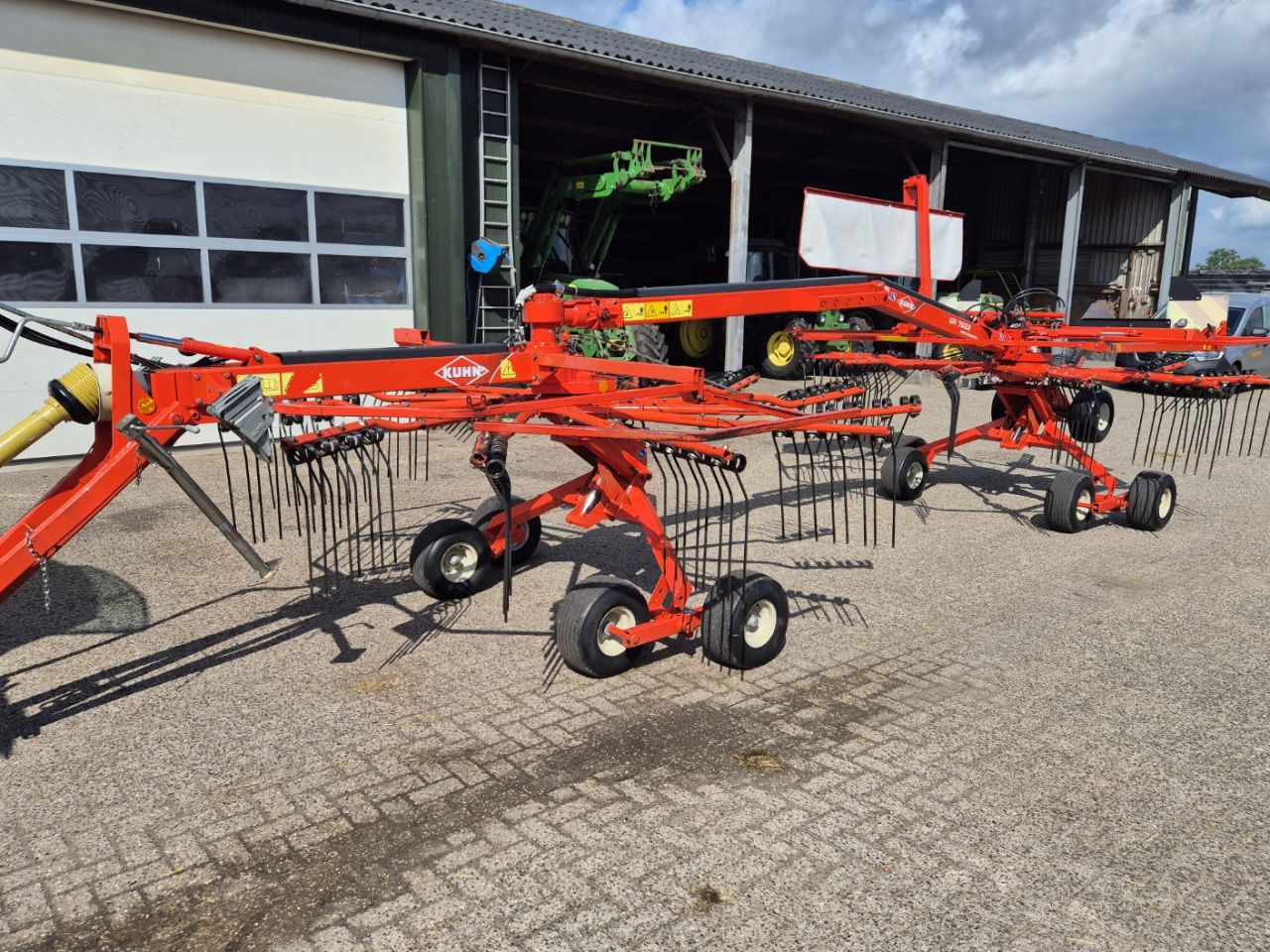 Kuhn GA7922 zijafleg hark treintje 7.3m