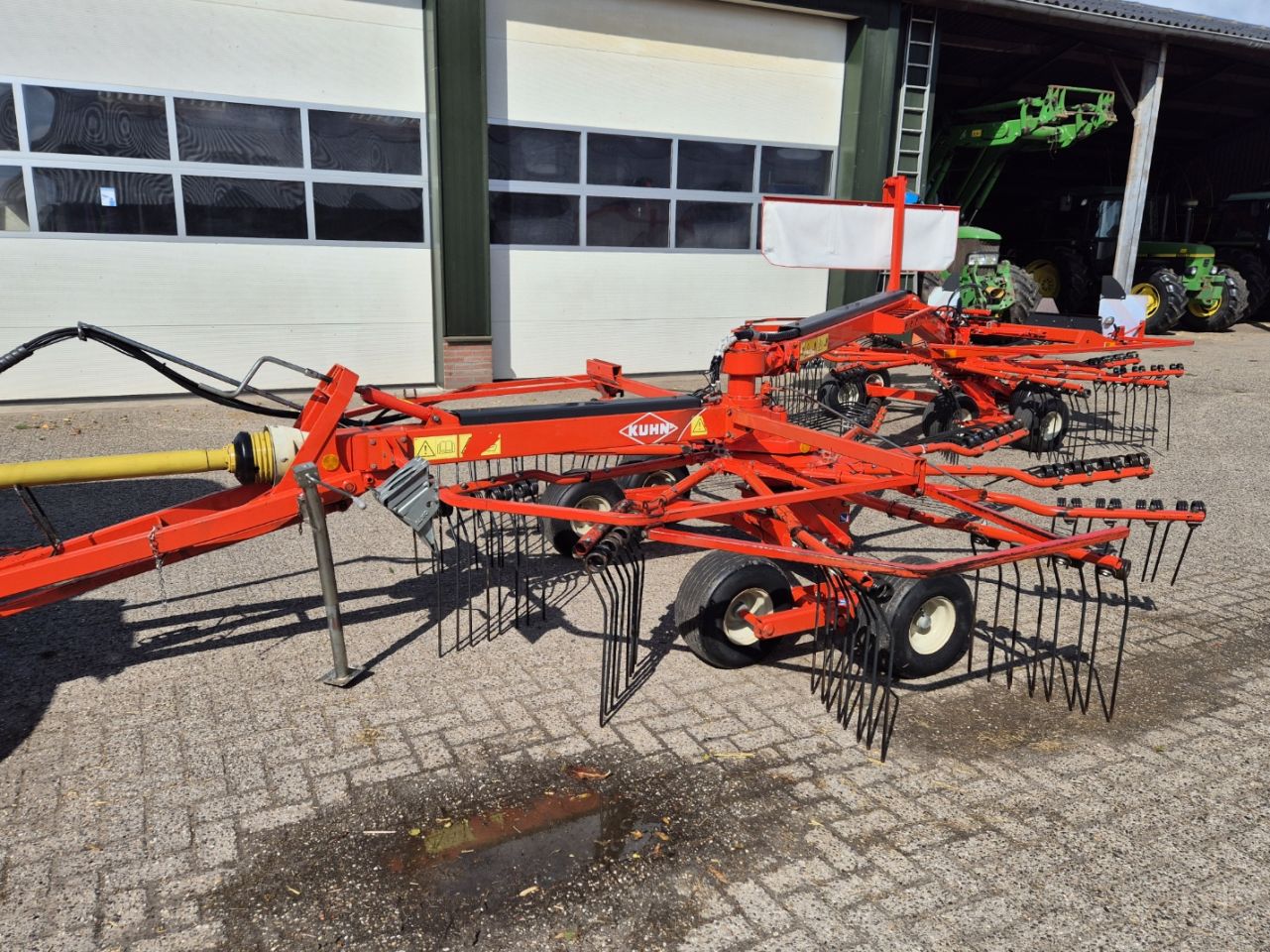 Kuhn GA7922 zijafleg hark treintje 7.3m