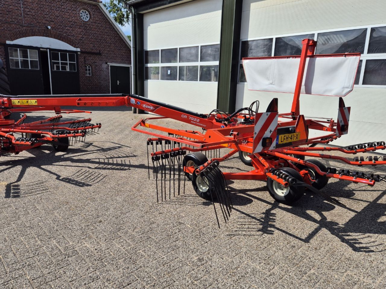 Kuhn GA7922 zijafleg hark treintje 7.3m