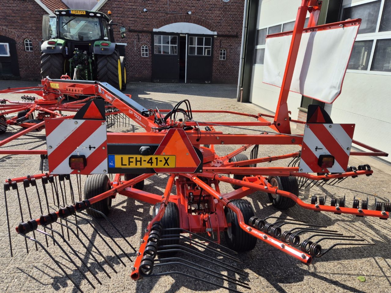 Kuhn GA7922 zijafleg hark treintje 7.3m