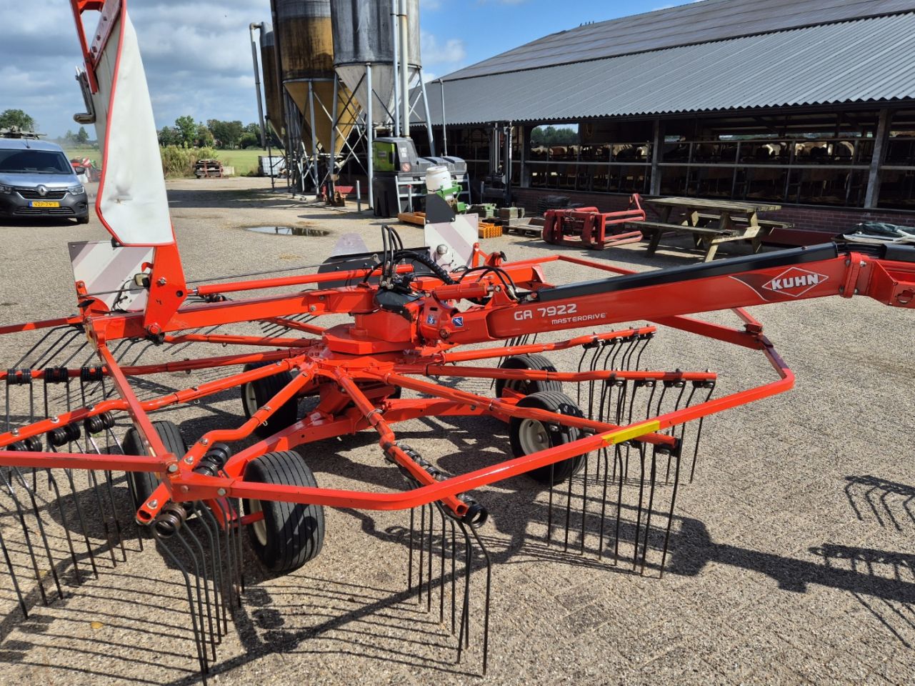 Kuhn GA7922 zijafleg hark treintje 7.3m