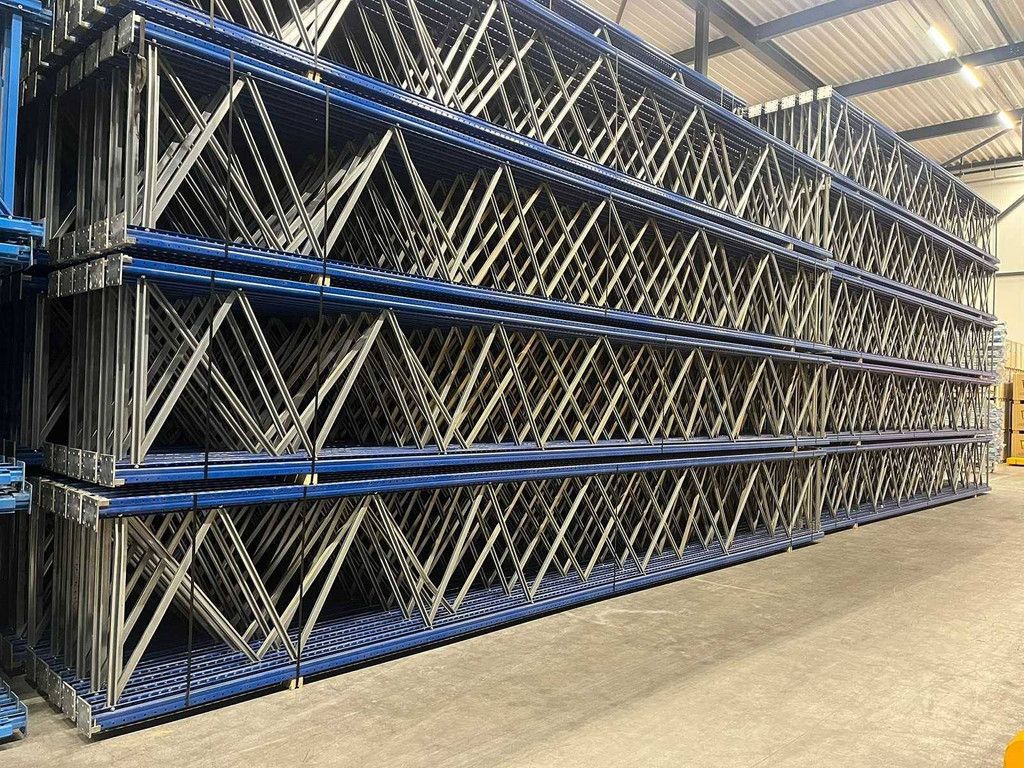 Heavy-duty pallet racking 10x80 4000kg per beam layer