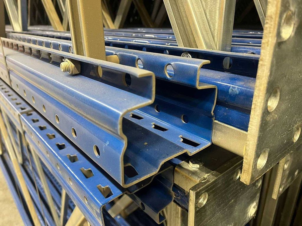 Heavy-duty pallet racking 10x80 4000kg per beam layer