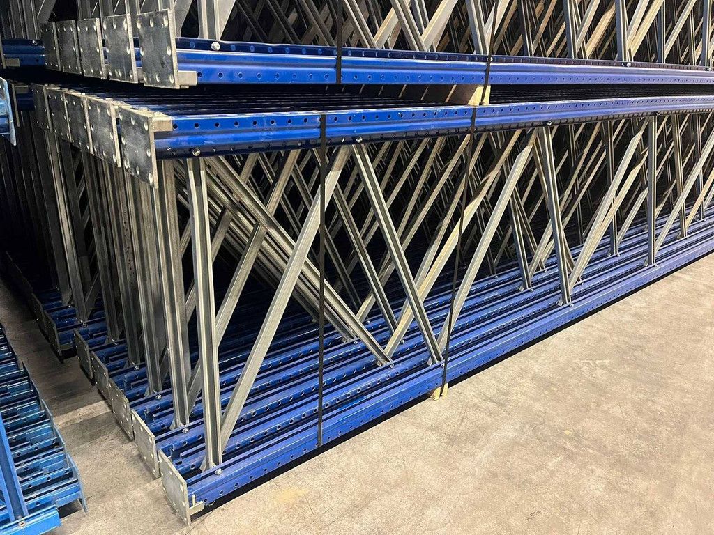 Heavy-duty pallet racking 10x80 4000kg per beam layer