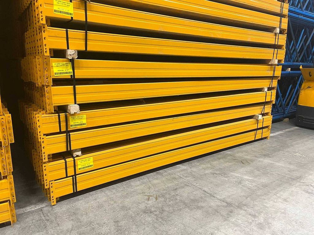 Heavy-duty pallet racking 10x80 4000kg per beam layer