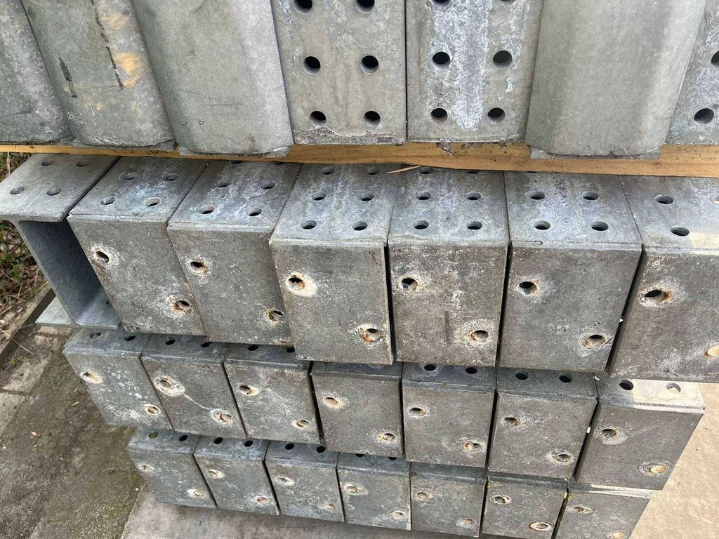 Doppelseitiges Kragarmregal 7x35