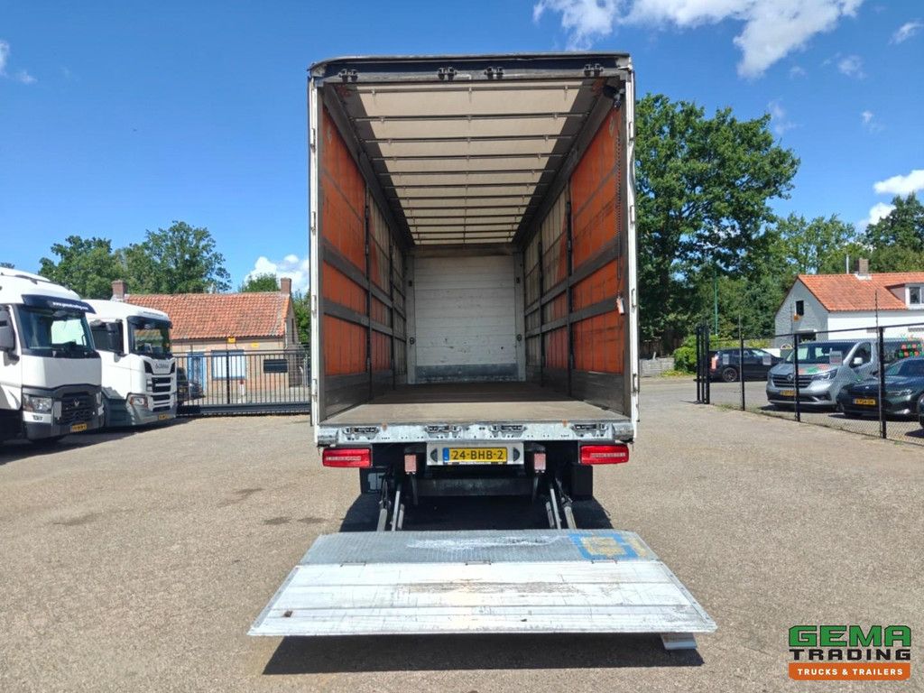 DAF CF 310 FAN 6x2/4 SpaceCab Euro6A - Curtainside box / Sliding roof 8.1m + 2000KG Under-slide ramp