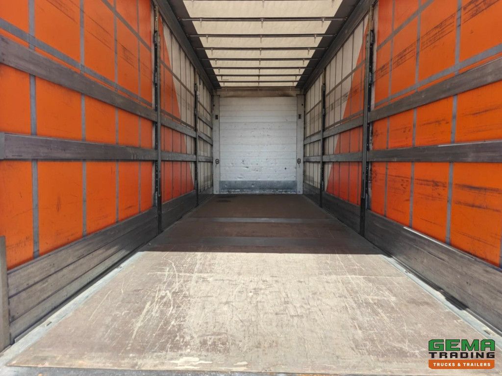 DAF CF 310 FAN 6x2/4 SpaceCab Euro6A - Curtainside box / Sliding roof 8.1m + 2000KG Under-slide ramp