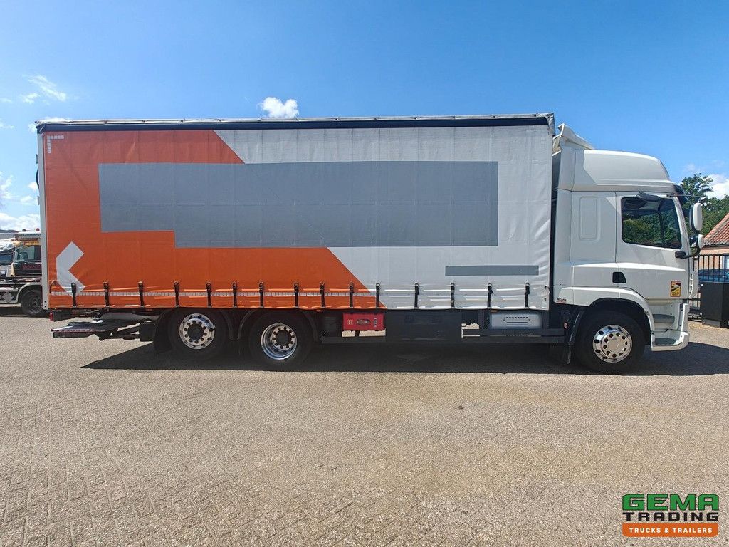 DAF CF 310 FAN 6x2/4 SpaceCab Euro6A - Curtainside box / Sliding roof 8.1m + 2000KG Under-slide ramp