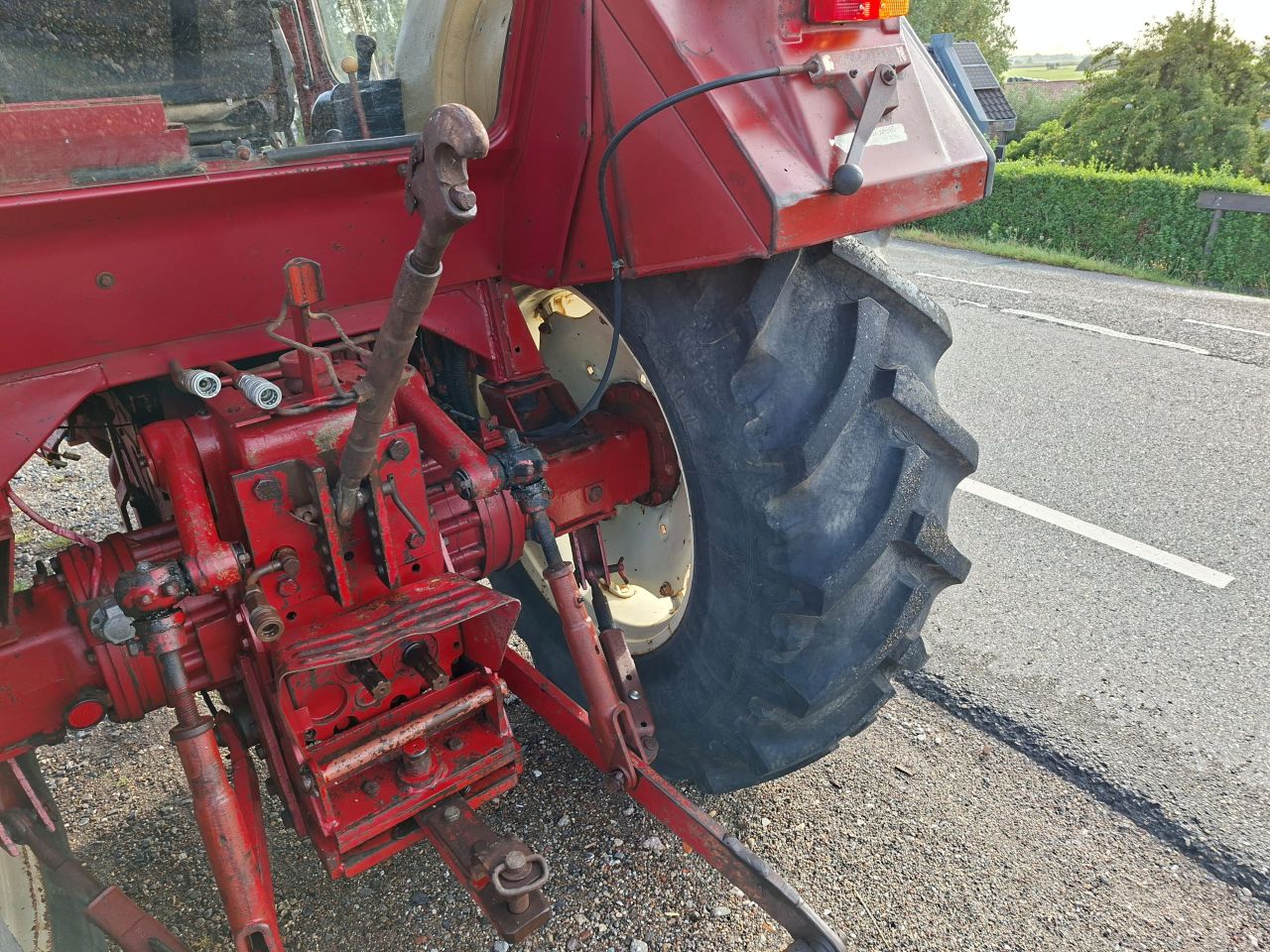 International 745 XL