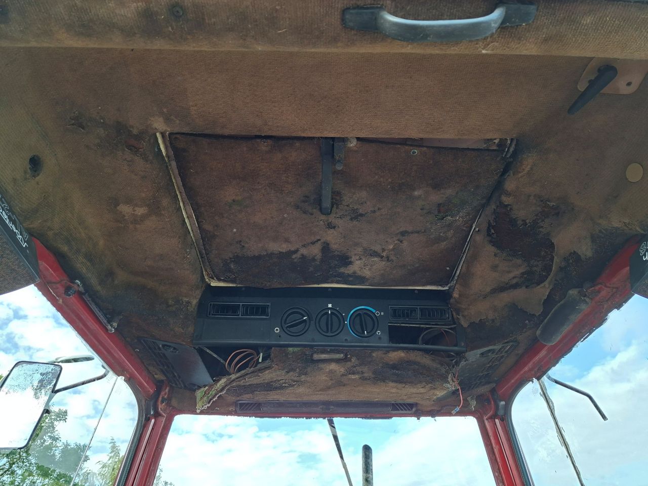 International 745 XL