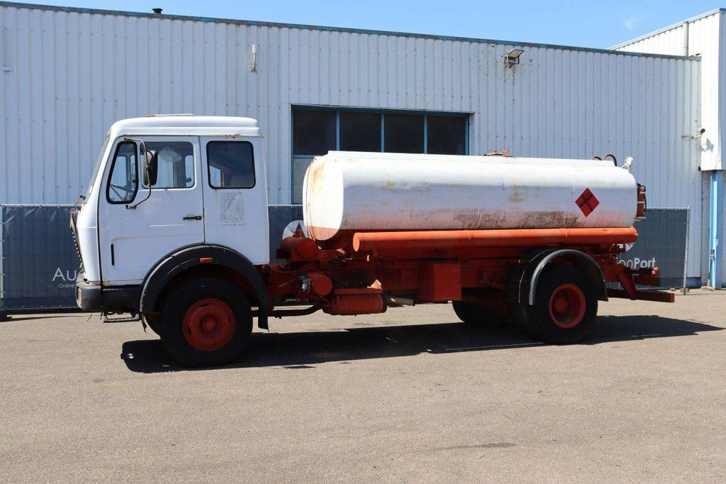 Fuel tanker Mercedes-Benz 1989