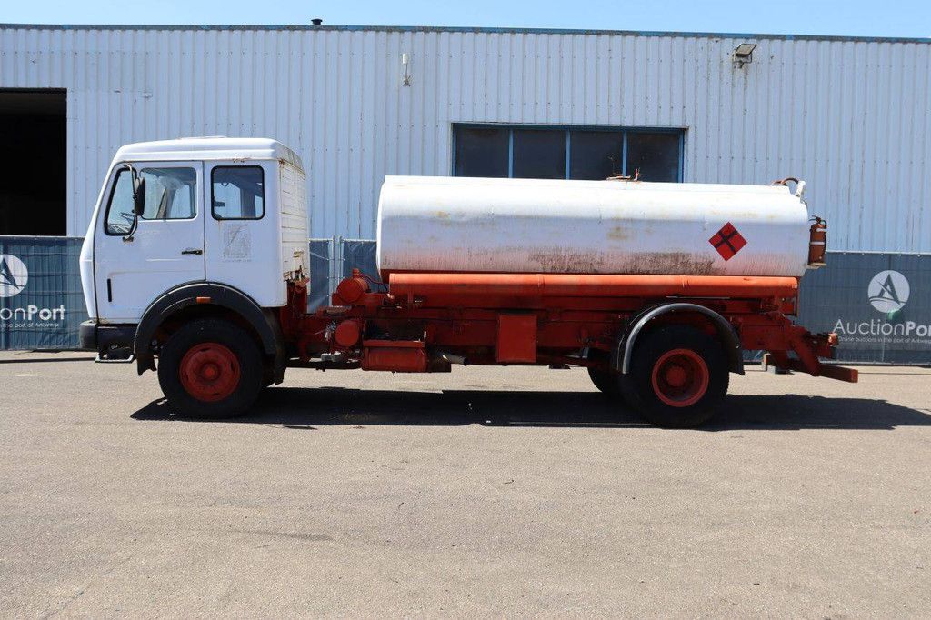Fuel tanker Mercedes-Benz 1989
