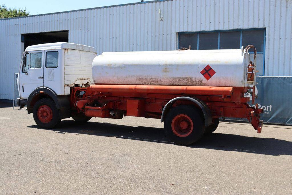 Fuel tanker Mercedes-Benz 1989