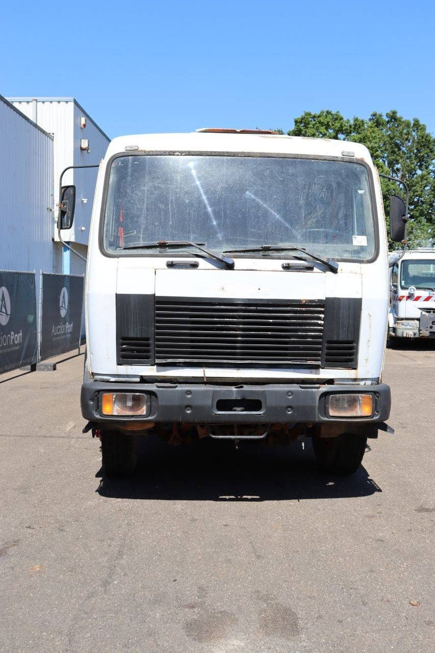 Fuel tanker Mercedes-Benz 1989