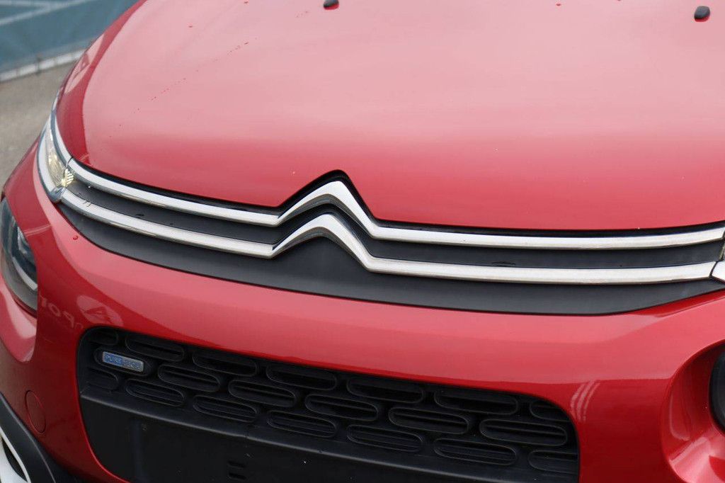 Passenger car Citroen C3 Petrol 110hp 2017 (Margin)