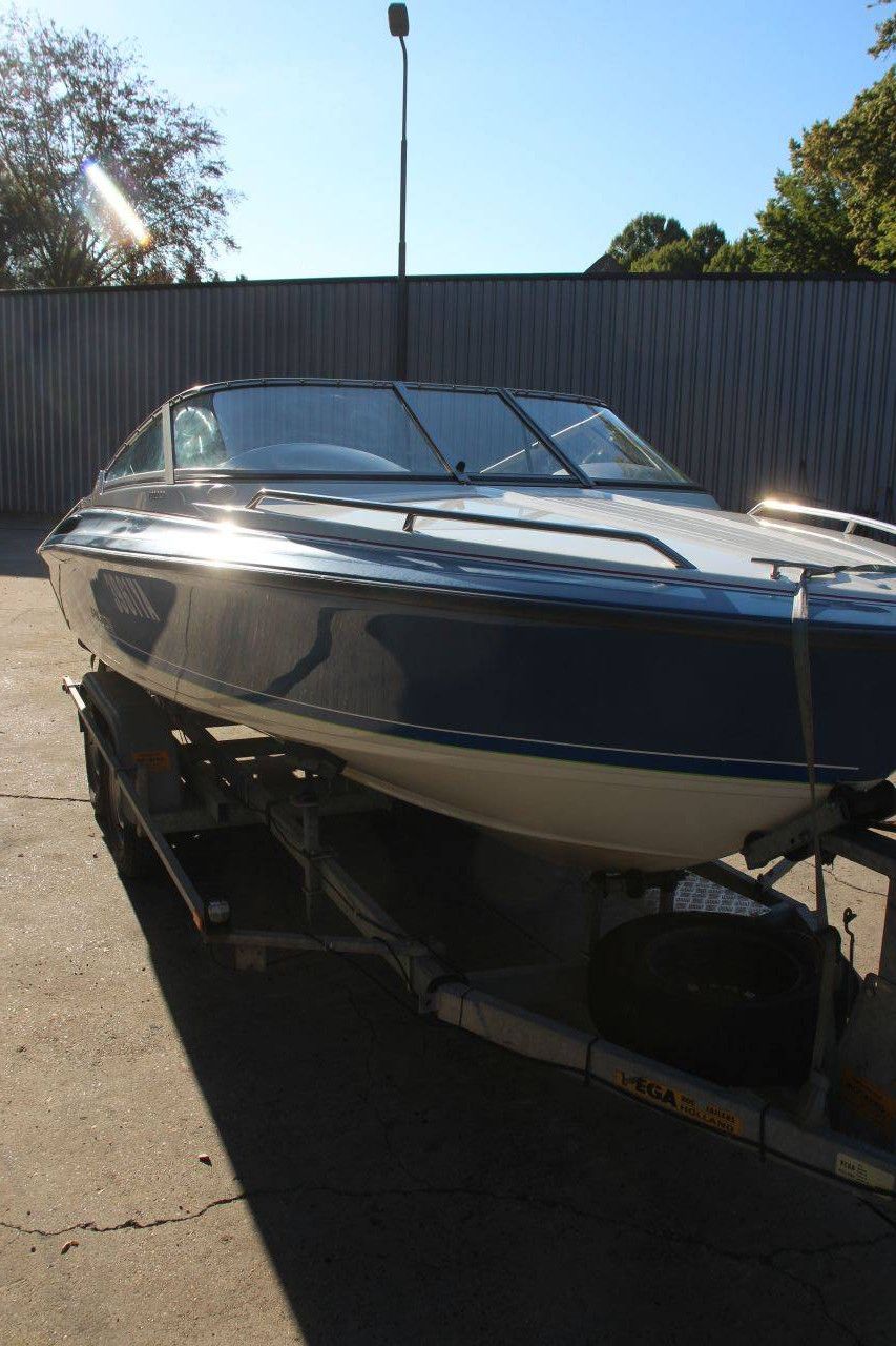 Speedboat Thunderbird Falcon 1800 Petrol 1995 with trailer