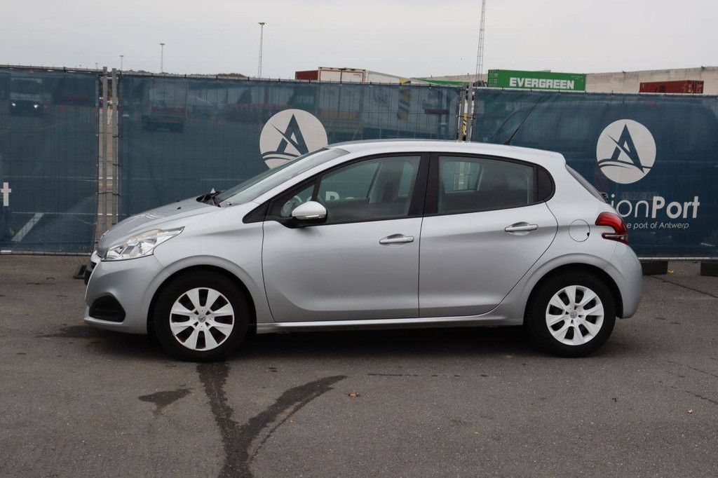 Passenger car Peugeot 208 Petrol 68hp 2016 (Margin)