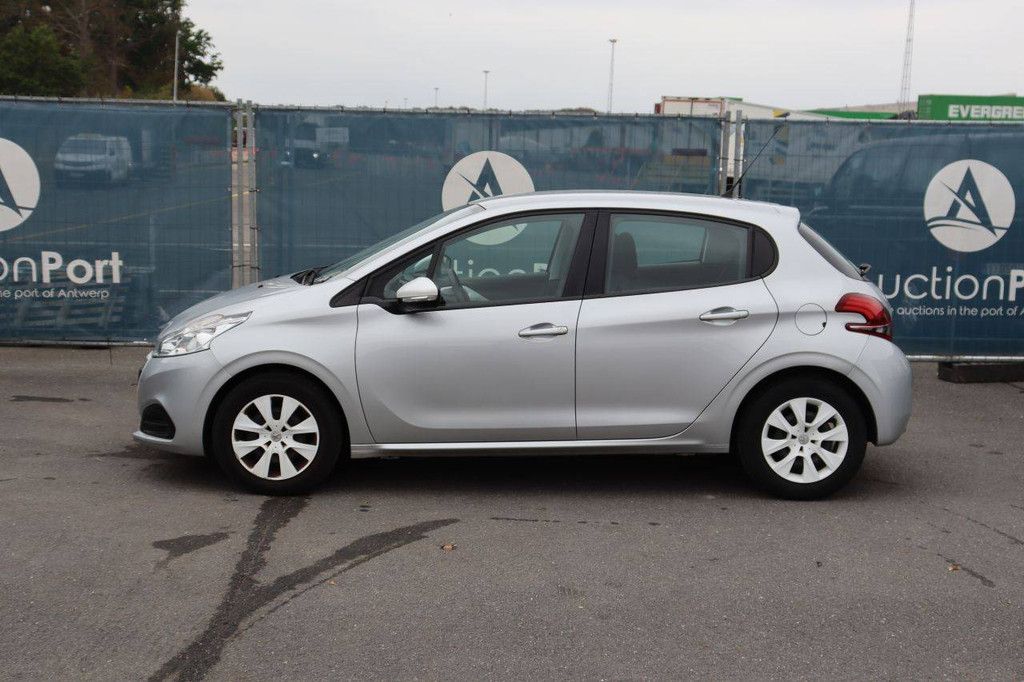Passenger car Peugeot 208 Petrol 68hp 2016 (Margin)