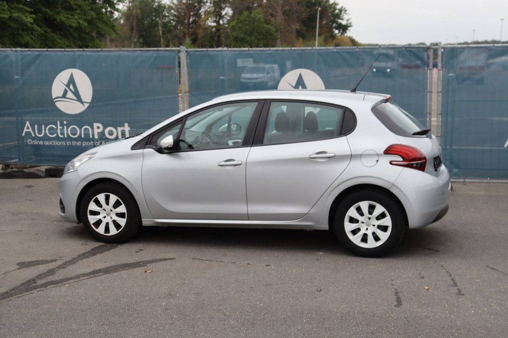 Passenger car Peugeot 208 Petrol 68hp 2016 (Margin)