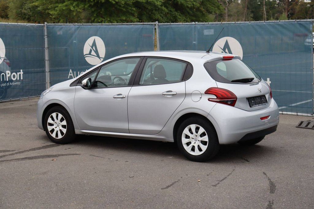Passenger car Peugeot 208 Petrol 68hp 2016 (Margin)
